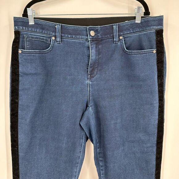 Soma Women's Mid-Rise Velvet Tuxedo Stripes Ankle Crop Jeans Blue Denim Size XL - Picture 2 of 10